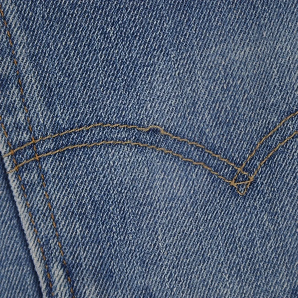 Levis 550 Relaxed Fit Tapered Leg Jeans Mens 40x32 Medium Wash Blue Denim